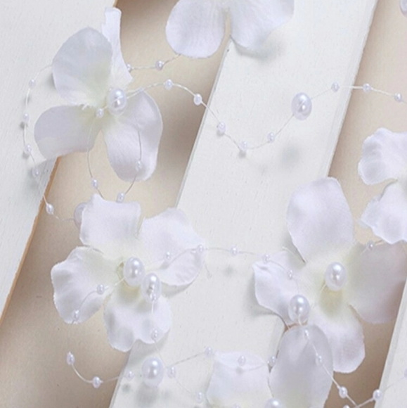 White Flower Boho Hair Vine - Picture 6 of 7